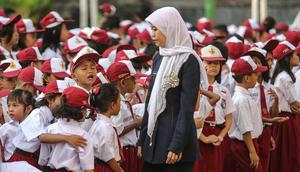 Puisi Anak SD Tentang Guru (Liputan6.com/Faizal Fanani)