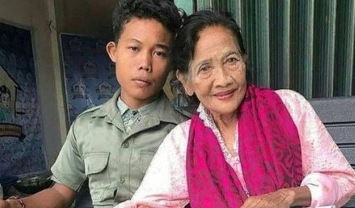 Kabar duka ini disampaikan Sekretaris Desa Karang Endah Bambang Siswoyo, Kamis (7/9). Jenazah telah dikebumikan di TPU setempat sore kemarin.<br>