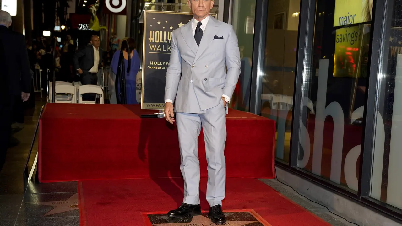 Daniel Craig