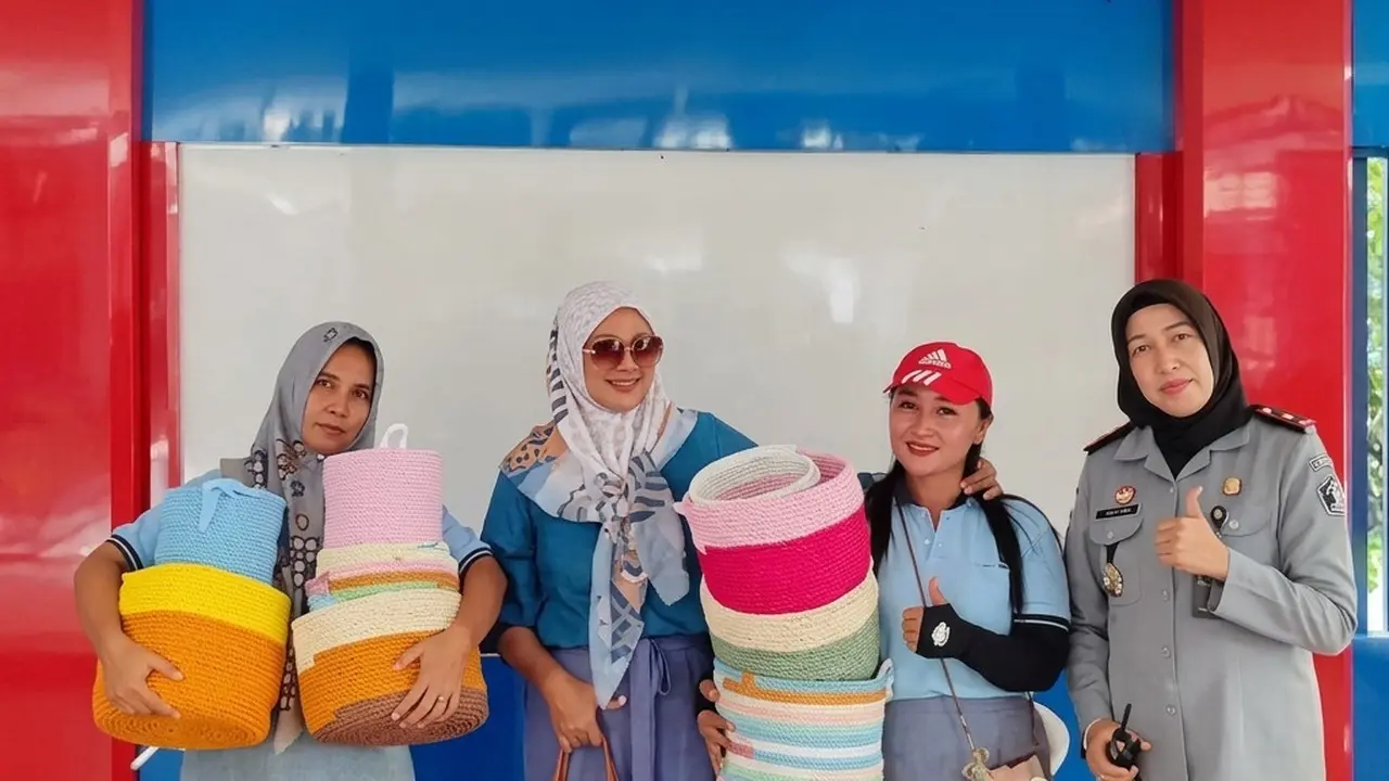 Kisah EKKYTA, Hobi Merajut jadi Bisnis Handmade hingga Berdayakan Warga Binaan
