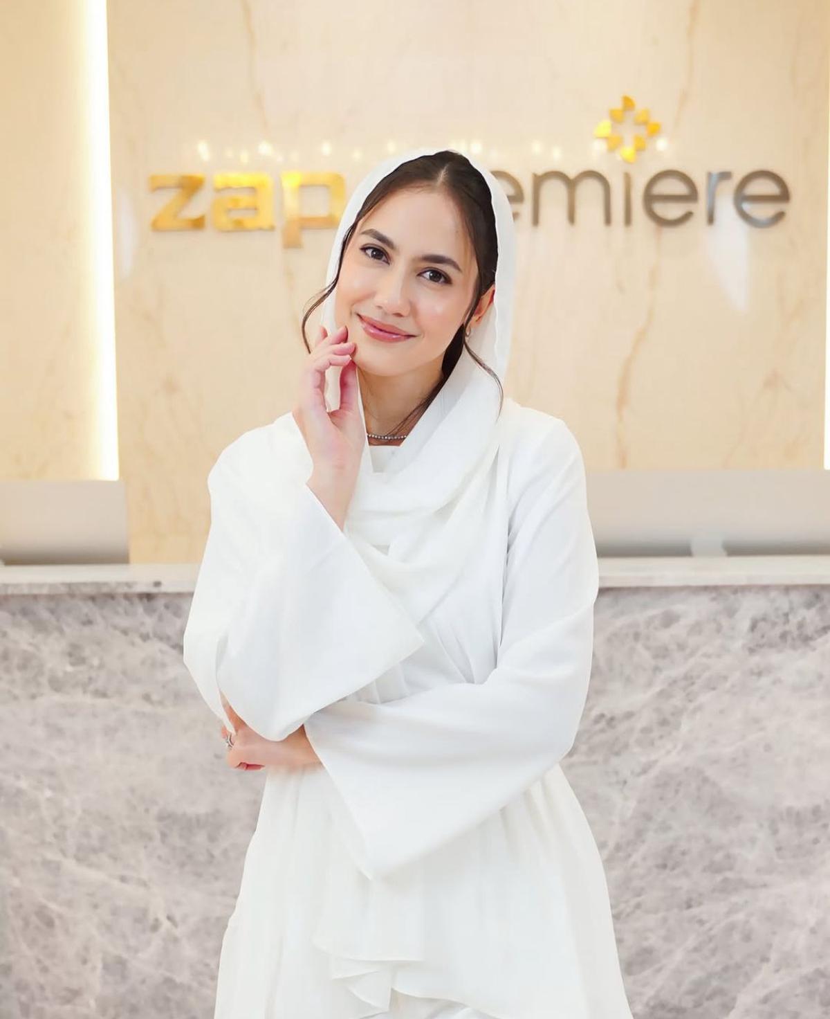 3 Potret Pevita Pearce Pamer Gaya Berkelas dalam Balutan Hijab, Kecantikannya Banjir Pujian