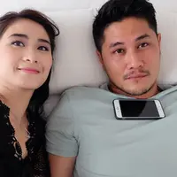 Pasangan pengantin baru Ryana dan Puadin Redi sejak menikah, tak berpikir untuk menunda momongan. Sejak meresmikan hubungannya sejak 16 Desember 2016 silam, Ryana belum ada tanda-tanda menunjukan kehamilan. (Instagram/ryana_dea)