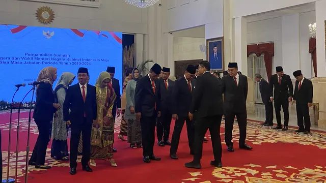 Jokowi melakukan reshuffle kabinet (19/8/2024).