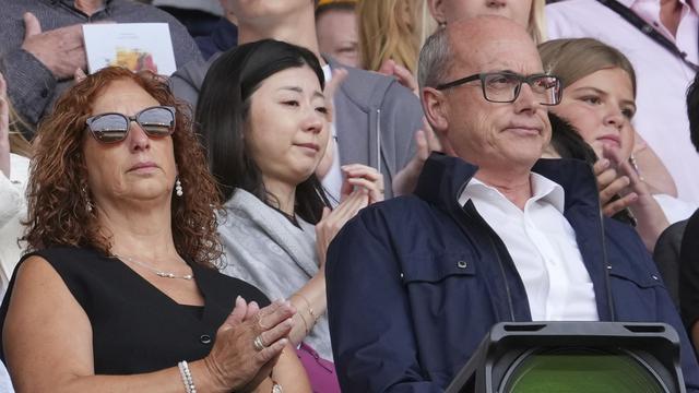 Foto: Fans Wolverhampton Bentangkan Tifo Memukau untuk di Hadapan Orang Tua Mendiang Diogo Jota