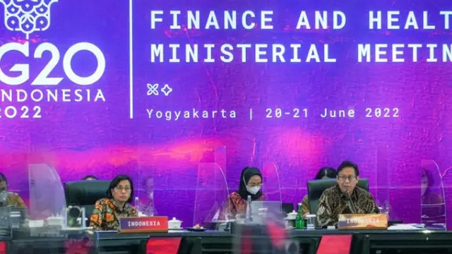 Menteri Keuangan Republik Indonesia, Sri Mulyani dan Menteri Kesehatan RI, Budi Gunadi Sadikin