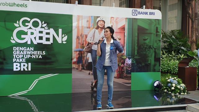 PT Bank Rakyat Indonesia (Persero) Tbk atau BRI bekerja sama dengan Grab Indonesia untuk menyediakan titik operasi skuter listrik Grab Wheels di Gedung BRI di Jalan Jenderal Sudirman, Jakarta Pusat.