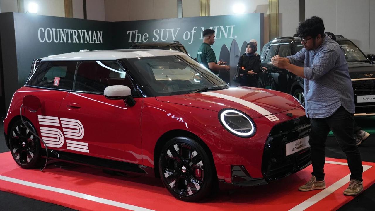 FOTO: MINI Hadirkan Edisi Terbatas 1965 Victory Edition di Indonesia