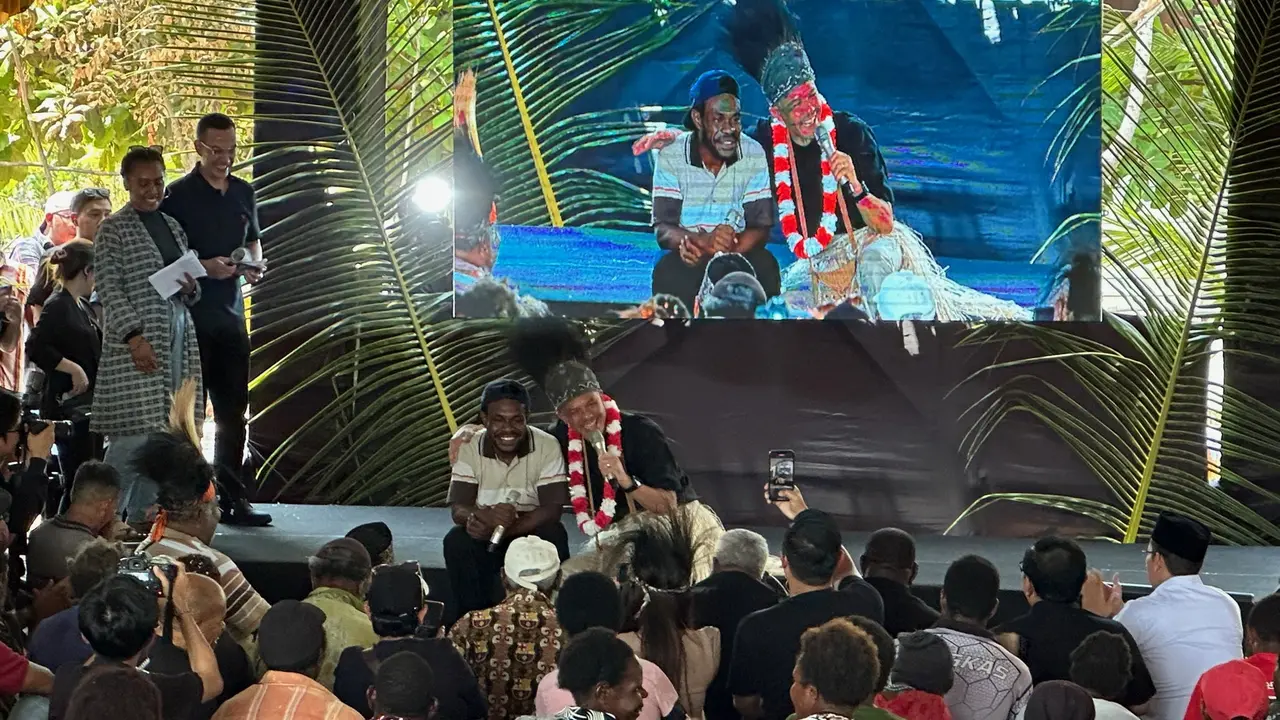 Pasangan calon presiden (capres) dan calon wakil presiden (cawapres) nomor urut 3, Ganjar Pranowo-Mahfud Md memilih memulai kampanye hari pertama di Sabang Provinsi Aceh dan Merauke Provinsi Papua, Selasa (28/11/2023).