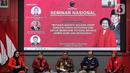 Sekjen PDI Perjuangan Hasto Kristiyanto (tengah) bersama Ketua DPP PDI Perjuangan Ripka Tiptaning, Wasekjen PDI Perjuangan Sada Restuati, Ketua DPP PDI Perjuangan Sri Rahayu, dan Suparyoto saat menjadi pembicara dalam Seminar Nasional di Sekolah Partai PDI Perjuangan, Lenteng Agung, Jakarta, Kamis (2/3/2023). Seminar tersebut bertajuk "Mitigasi Bahaya secara cepat sebagai upaya antisipasi dini untuk memahami potensi bahaya gempa bumi dan resikonya". (Liputan6.com/Johan Tallo)