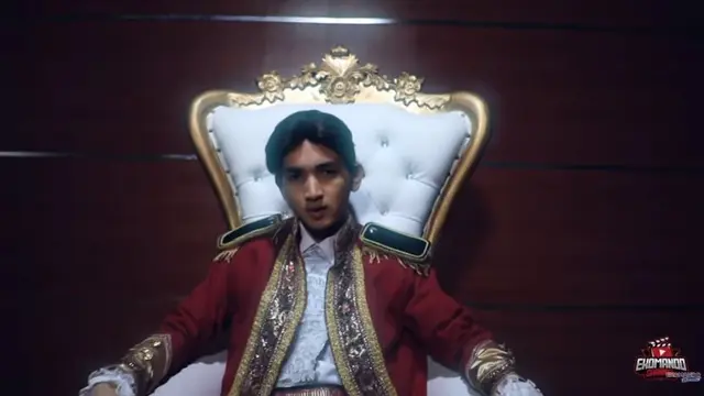 7 Potret Rio Ramadhan di Video Klip Balasan Lagu 'Keke Bukan Boneka', Bak Pangeran