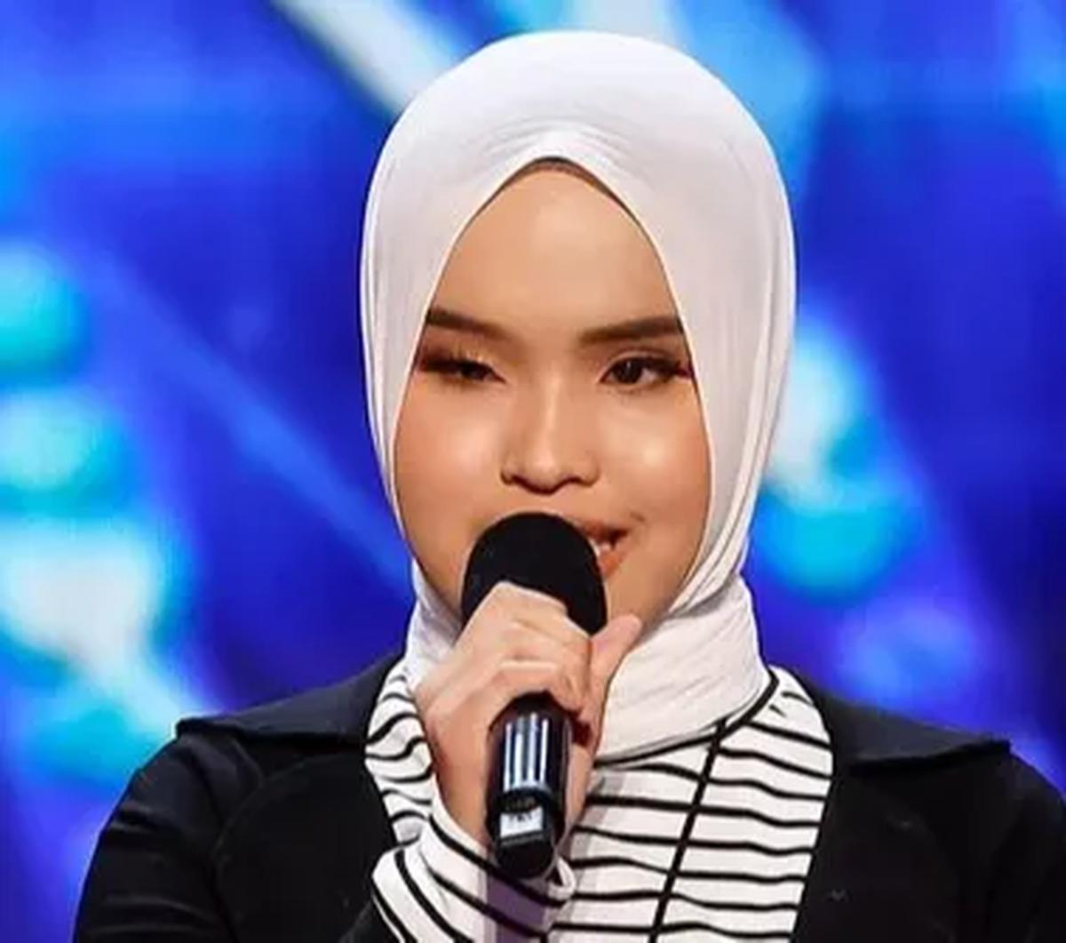 Putri Ariani sebelumnya mendapatkan golden buzzer saat audisi juri selebriti pada Juni 2023. Dengan mendapatkan golden buzzer, Putri secara otomatis langsung melaju ke babak live show, semifinal.