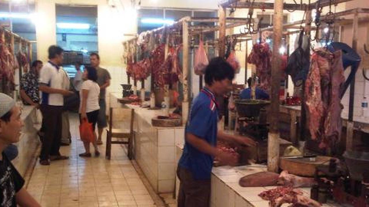 Daging sapi mahal, pedagang bakso beralih ke daging babi?