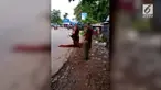 Aksi adu jotos dua biksu Buddha asal Myanmar viral di sosial media.