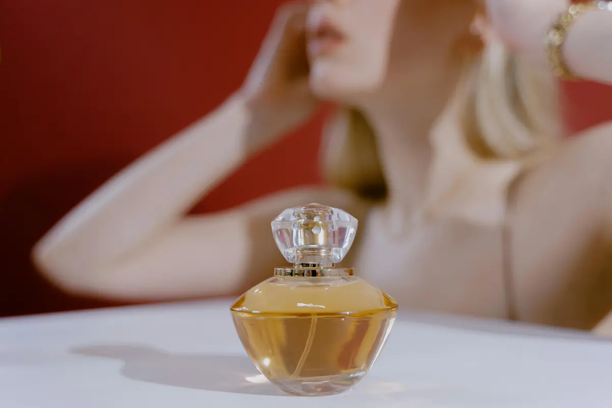Ini Kepribadian Wanita dengan Parfum Aroma Teh yang Natural dan Menyenangkan