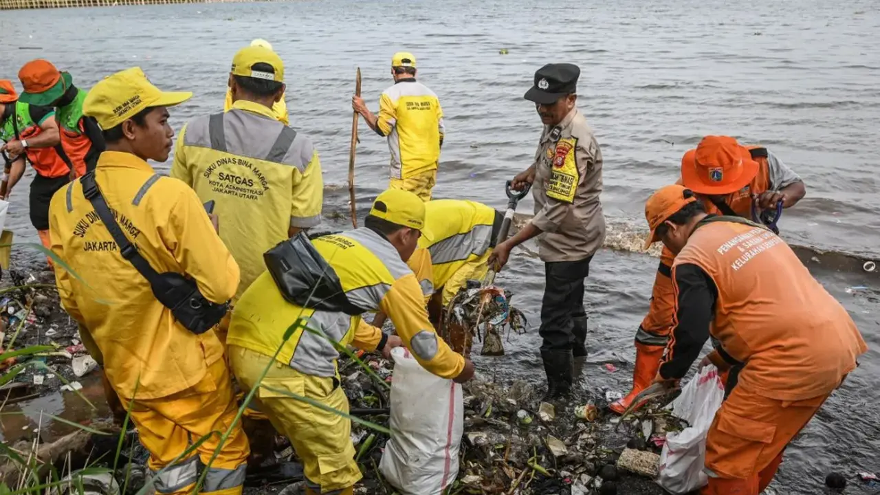 Petugas Pengangkut Sampah
