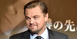 Aktor tampan Leonardo DiCaprio rupanya masih berkelana mencari pelabuhan terakhirnya. Pasalnya ketika dirinya disebut-sebut dekat dengan Rihanna, kali ini ia berkencan dengan Roxy Horner. (AFP/Bintang.com)