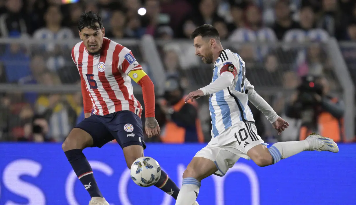 Dalam laga tersebut Lionel Messi baru dimainkan di babak kedua, tepatnya pada menit 53. (JUAN MABROMATA / AFP)