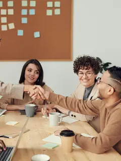 Intip 7 pekerjaan yang cocok untuk pemilik kecerdasan sosial tinggi berikut ini. (Foto/Dok: pexels.com/fauxels)