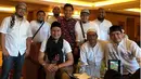 "Tadi pagi Alhamdulillah bersama sahabat2 hebat. Semoga Allah Ta’ala menjaga kita semua, aamin. #palestina," tulis dude2harlino sebagai keterangan foto. (Instagram/dude2harlino)