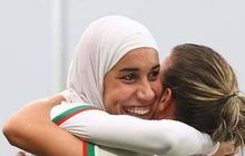 FOTO: Menginspirasi, Ini Pesepakbola Maroko yang Jadi Pemain Berhijab Pertama di Piala Dunia Wanita