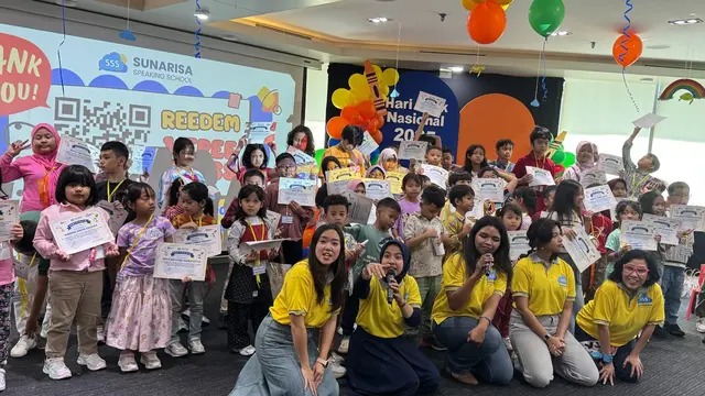 Peringatan Hari Anak Nasional 2025 mengusung tema 'Anak Hebat, Indonesia Kuat menuju Indonesia Emas 2045'.