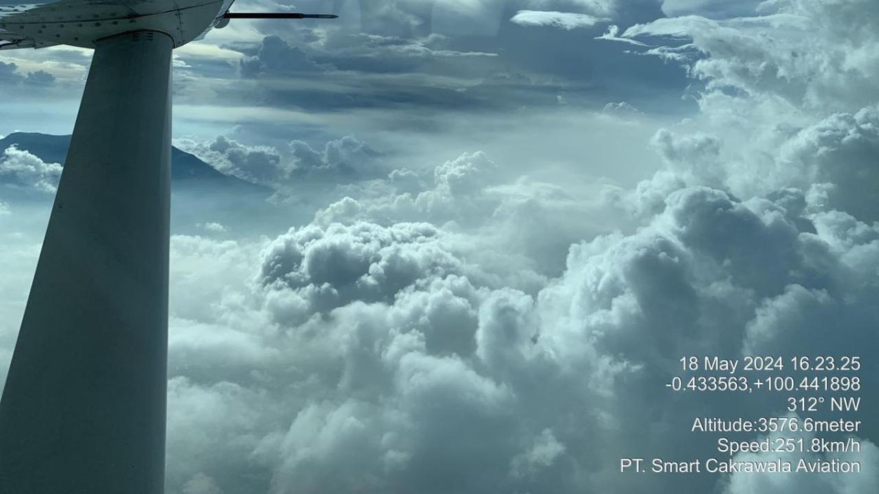 Banjir Lahar Dingin di Sumbar, Tiga Ton NaCl Disebar di Langit Padang untuk Modifikasi Cuaca