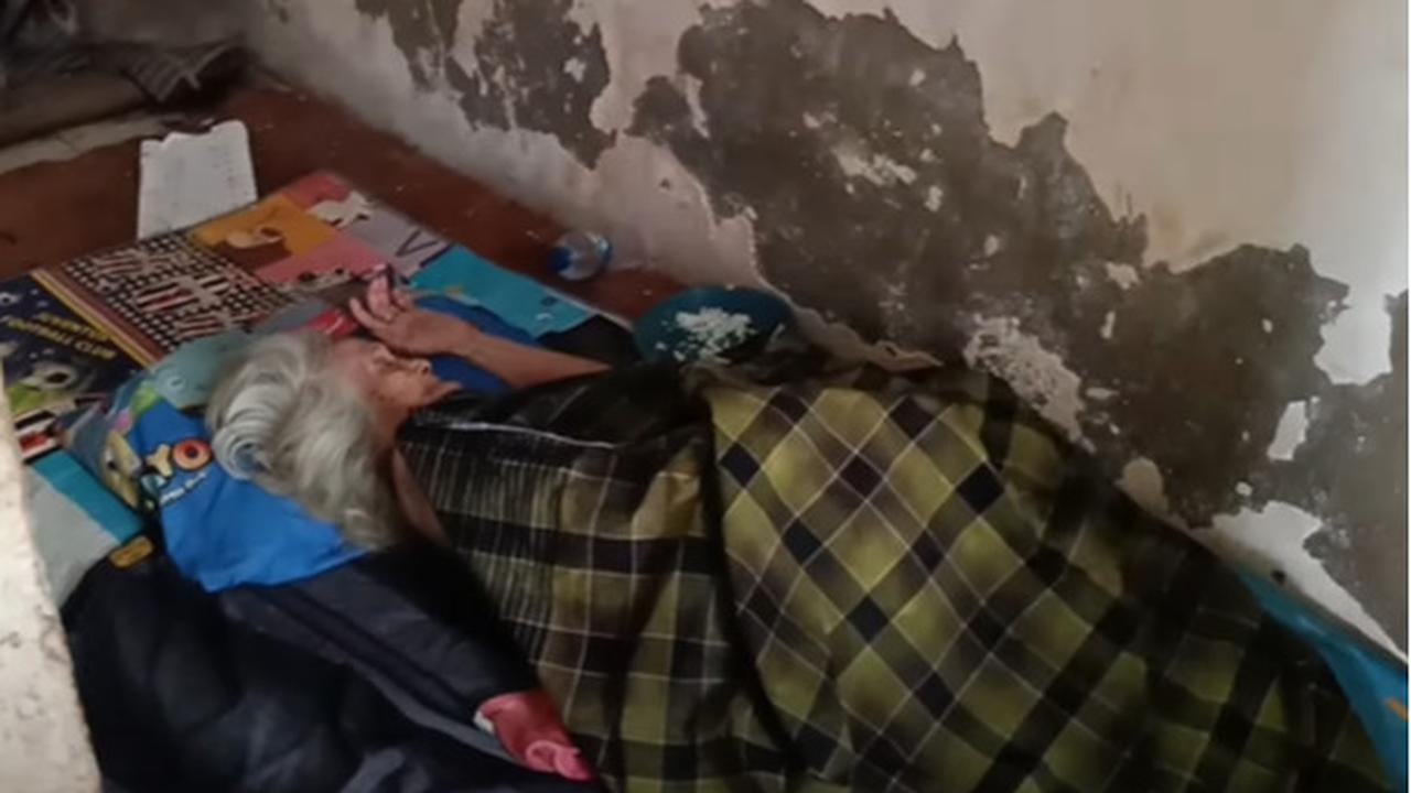 Ipda Purnomo sempat ikut melihat kediaman Tasmini di sebuah rumah kecil sederhana.<br>