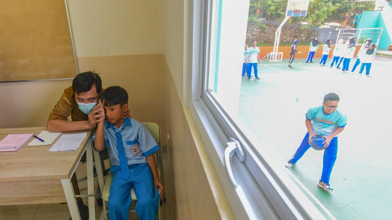 FOTO:  Antusias Murid SD Ikuti Cek Pemeriksaan Gratis di Sekolah