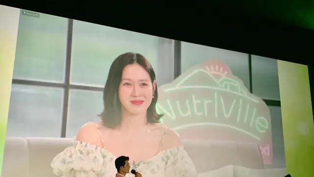 Sapa Penggemar Indonesia, Bumil Son Ye Jin Tampil Fresh dengan Gaya Rambut Baru