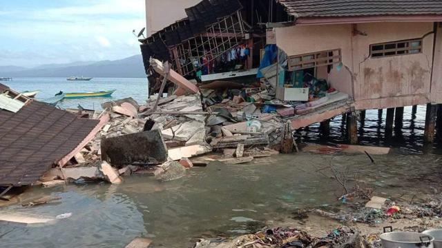 Cerita Gempa Ambon, dari Warga yang Panik hingga Bangunan Rusak - News