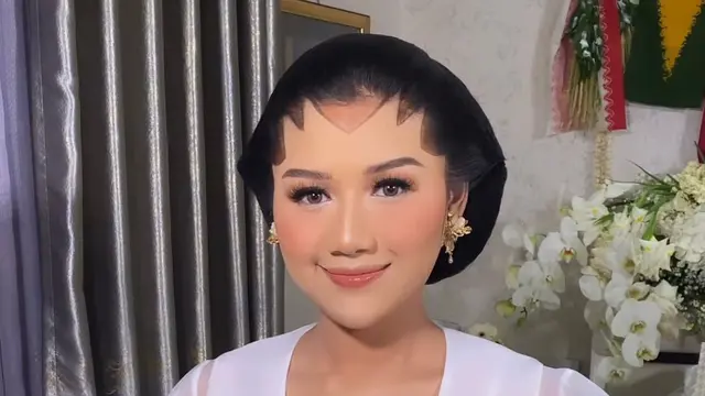 Erina Gudono saat malam Midodareni