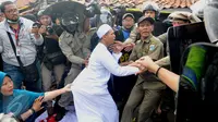 Dampingi Warga Aquarium, Aktivis Ratna Sarumpaet Diamankan Polisi
