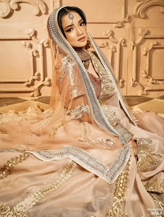 Ada yang menyebut Fuji mirip dengan Priyanka Chopra. Namun tidak semua orang setuju dengan pendapat tersebut karena wajah keduanya tidak terlampau mirip. (instagram.com/fuji_an/Riomotret)