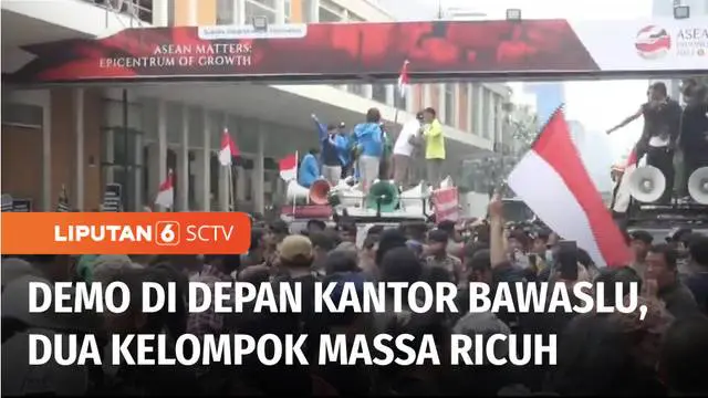 Unjuk rasa terkait jalannya Pemilu 2024 berlangsung di sejumlah daerah. Di Jakarta, dua kelompok massa berbeda tuntutan berunjuk rasa di depan Kantor Bawaslu di Jakarta.