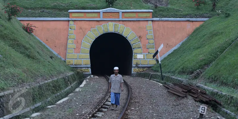 20160705-Terowongan Sasaksaat, Terowongan Kereta Terpanjang di Indonesia-Purwakarta