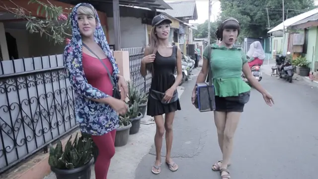 Pengamen Waria
