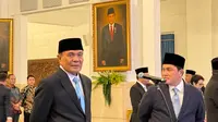 Presiden Prabowo Subianto resmi melantik Letjen (Purn) Djamari Chaniago sebagai Menteri Koordinator Bidang Politik dan Keamanan (Menko Polkam), Rabu (17/8/2025) hari ini. (Liputan6.com/Lizsa)