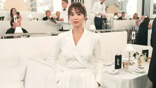 Pesona Song Hye Kyo Hadiri New York Fashion Week 2019 (sumber: weibo/ralph_lauren)