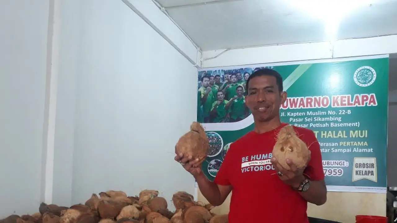 29 Tahun Berdagang Kelapa, Suwarno kini Dipercaya Bobby Nasution jadi Dirut PD Pasar