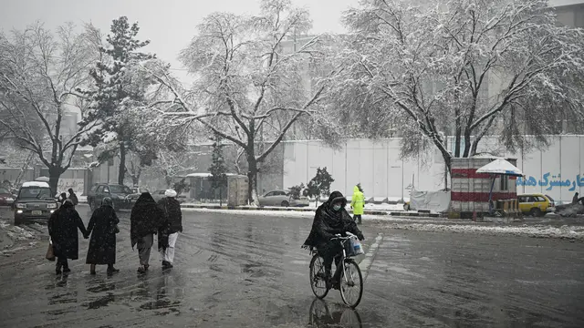 Potret Hujan Salju Lebat di Kabul