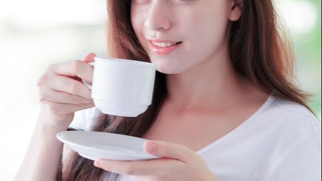 Yang terpenting, konsumsi kopi sebaiknya dalam batas yang wajar, dan bagi wanita hamil atau penderita masalah kesehatan tertentu, konsultasikan dengan dokter sebelum mengonsumsi kopi secara teratur.