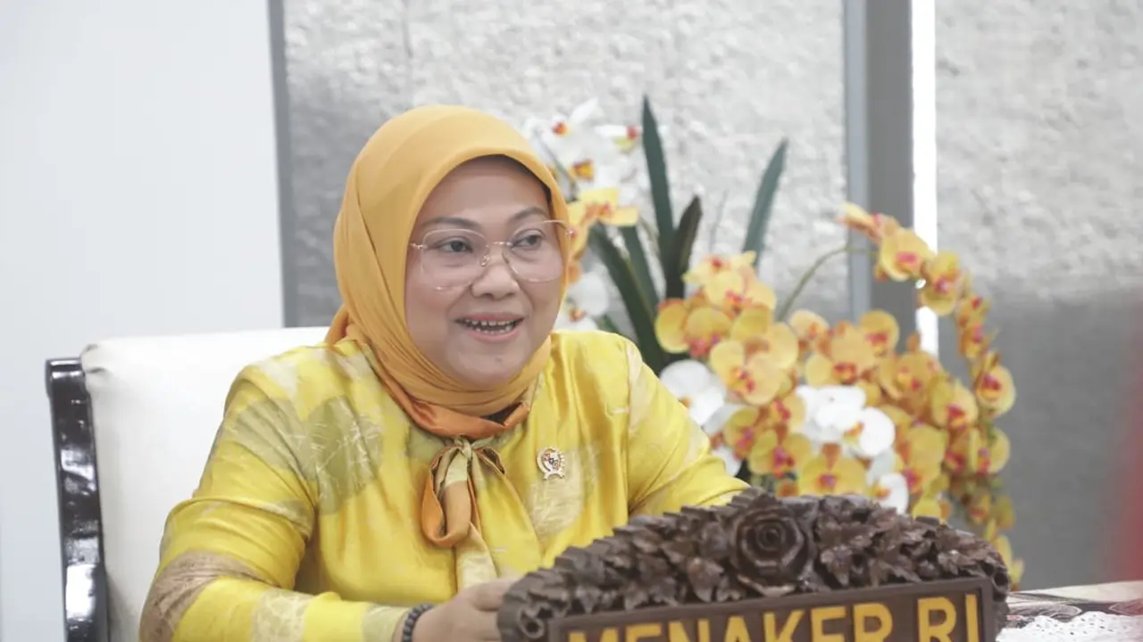 Menaker Ida Fauziyah menyaksikan Laporan Hasil Pemeriksaan (LHP)