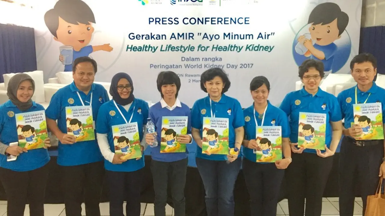 Minum Air Putih 