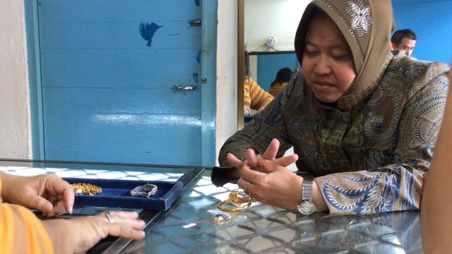 Datang ke Jayapura  Risma Berbagi Pengalaman dan Borong 