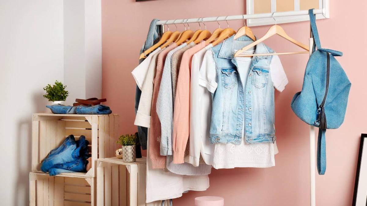 Intip Pilihan Rak Gantung Baju Minimalis yang Bikin Rumah Makin Rapi dan Estetik
