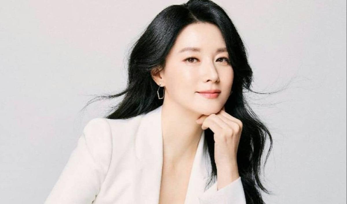 2. Lee Young Ae Dikenal Rajin Berdonasi