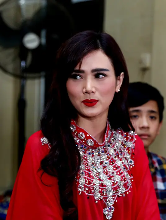 'Rencana mas Dhani mau ajak ke Bandung, kebetulan Al lagi dari Bandung, tapi saya 22 Agustus ke Semarang', ujar Mulan saat di tanyakan mengapa acaranya tak di hadini Dhani dan anaknya. (Wimbarsana Kewas/Bintang.com)