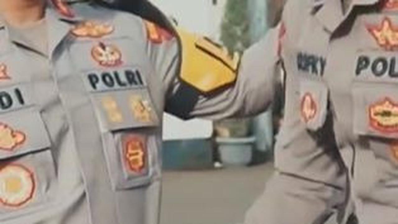 Gagah dan Ganteng, Sosok Bripda Rifky dapat Penghargaan Promosi Jabatan Akibat Kejar Begal Kakinya Patah