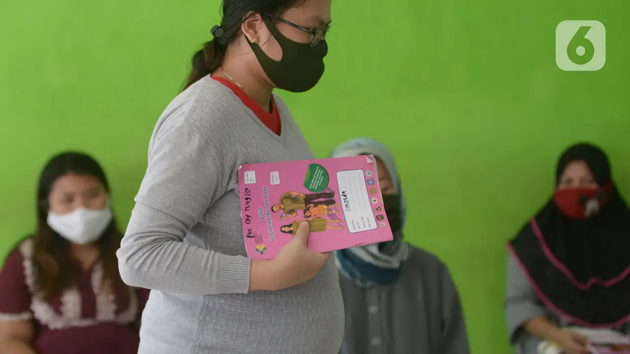 Ibu Hamil Ikuti Swab Test