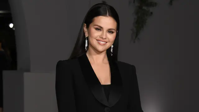 Berdamai, Hailey Bieber dan Selena Gomez Foto Bareng Sambil Tersenyum